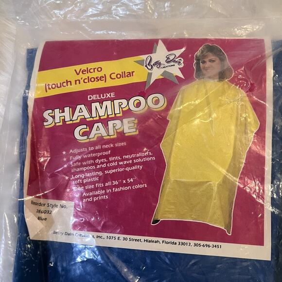 Blue Vintage Betty Dain Vinyl Deluxe Shampoo Cape NIP - Picture 2 of 5